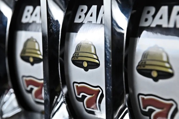 babawin app showing live casino tables with real-time settlement times